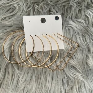 ‘Gold’ earrings set